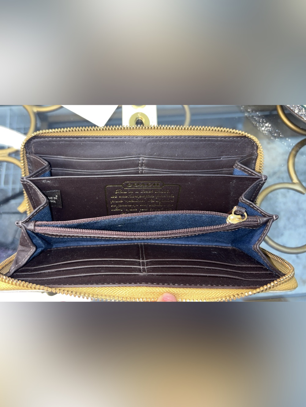 Coach 2009 Lily Legacy Metallic Gold Shoulder Bag w/matching wallet NWOT - Picture 16 of 17